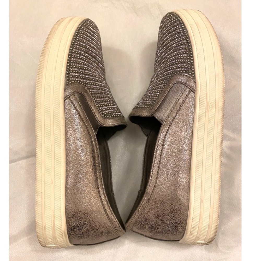 Skechers street shoes